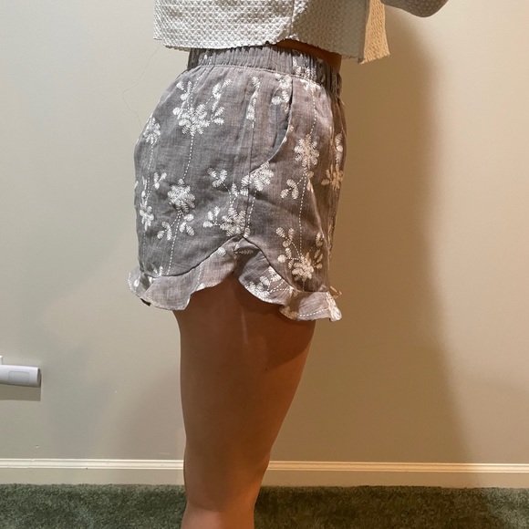 Ruffle shorts - Picture 5 of 5